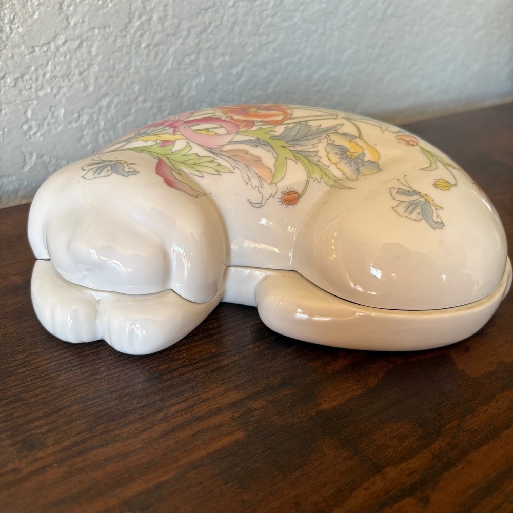 Vintage Elizabeth Arden Porcelain Dog Trinket Box Made in Japan‎